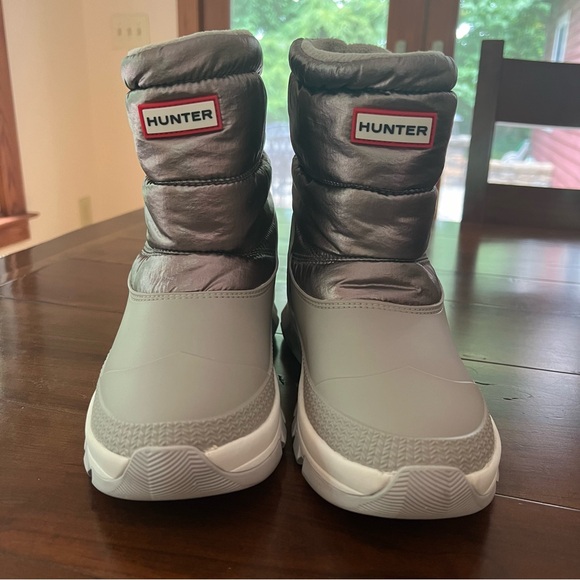 Hunter Metallic Silver Gray Intrepid Insulated Short Boots 7 NWT! - Picture 2 of 11